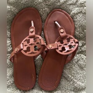 TB Women’s Tan Sandals Duupe